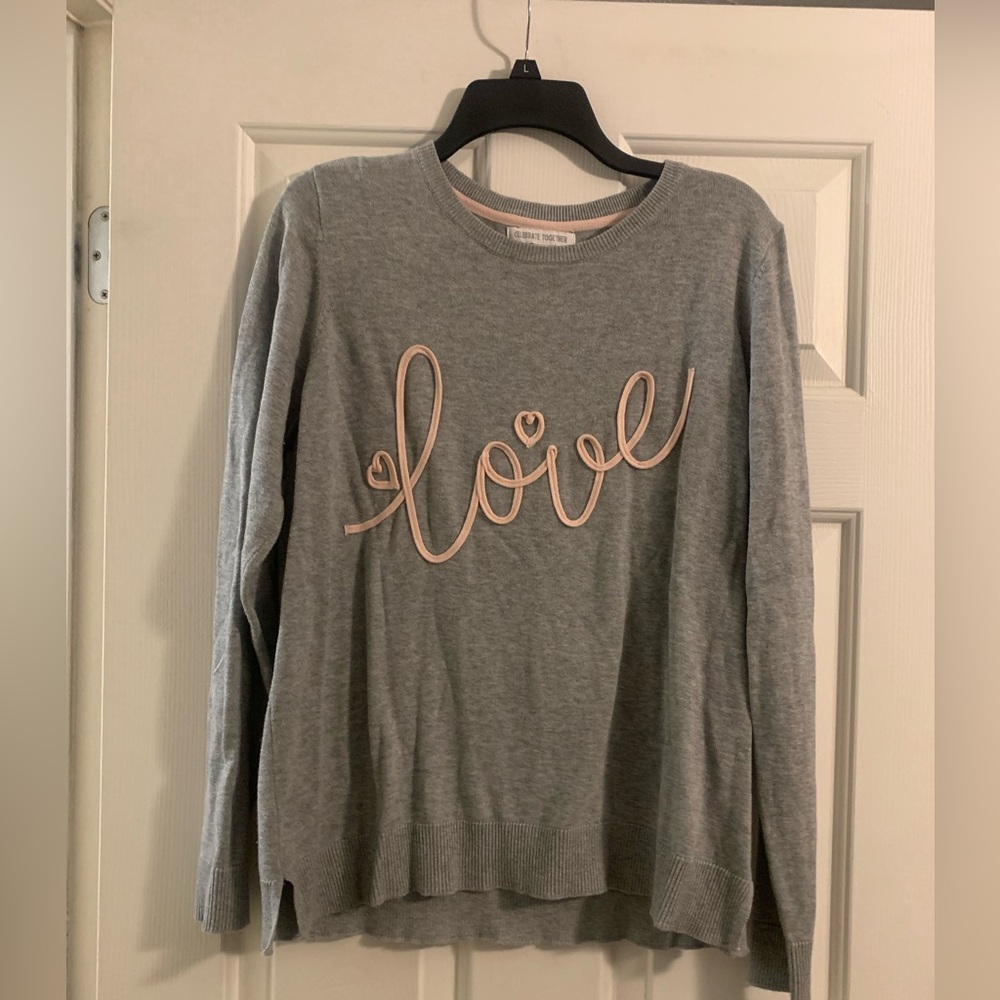 Love sweater 💕 Womens size large
